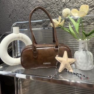 Túi xách nữ kẹp nách đeo chéo quai xách dáng thuyền da PU bóng tặng kèm móc khóa ngôi sao K780