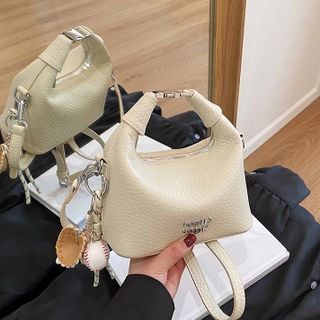 Túi xách nữ, túi đeo chéo cầm tay da nhám kèm móc cham K687