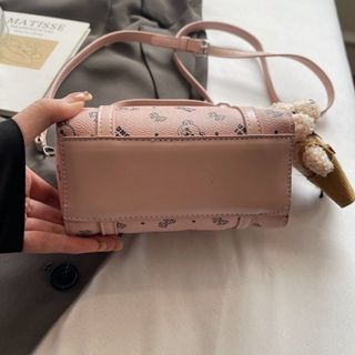 [Tặng gấu treo] Túi xách nữ kẹp nách đeo chéo họa tiết gấu dễ thương sz 20cm tặng kèm móc treo cún K745