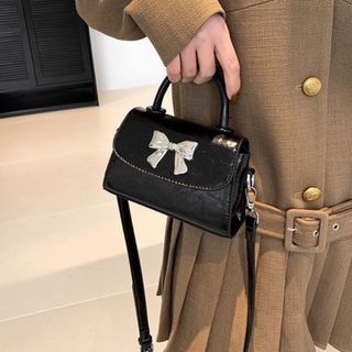 Túi xách nữ kẹp nách đeo chéo 1 quai da nhăn bóng đính nơ bạc K442