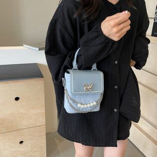 Túi xách nữ kẹp nách đeo chéo đựng điện thoại da nhung dây ngọc gắn mác bươm bạc K644