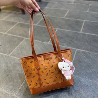 [Tặng móc gấu] Túi xách nữ kẹp nách in họa tiết hoạt hình dễ thương tặng kèm gấu bông K741