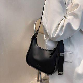 Túi xách nữ kẹp nách đeo chéo dáng thuyền đáy bằng da mềm dây bản to K200