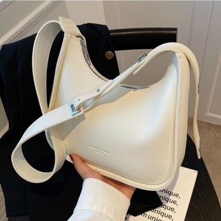 Túi xách nữ kẹp nách đeo chéo dáng thuyền đáy bằng da mềm dây bản to K200