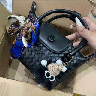 Túi xách nữ kẹp nách đeo chéo hai quai phối cúc, móc khóa hình gấu K585