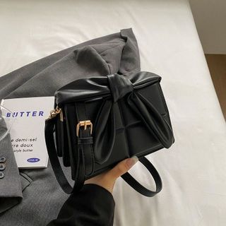 Túi xách nữ kẹp nách đeo chéo phối nơ da trơn trần chỉ K577