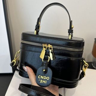 Túi xách nữ, túi đeo chéo dáng hộp da nhăn bóng đựng vừa đt K666