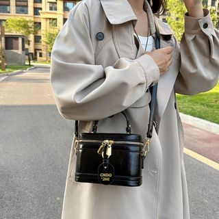 Túi xách nữ, túi đeo chéo dáng hộp da nhăn bóng đựng vừa đt K666