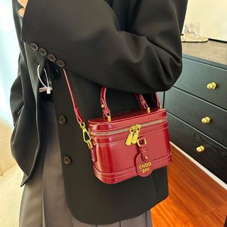 Túi xách nữ, túi đeo chéo dáng hộp da nhăn bóng đựng vừa đt K666