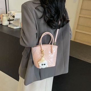 Túi xách nữ kẹp nách đeo chéo hai quai phối trái tim kèm gấu bông K568