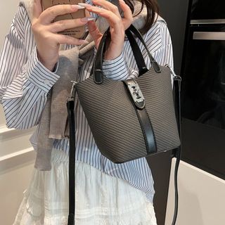 [Tặng kèm móc khóa] Túi xách nữ, đeo chéo đeo vai bộ 2 túi dáng làn khóa xoay và túi ví chữ nhật K736