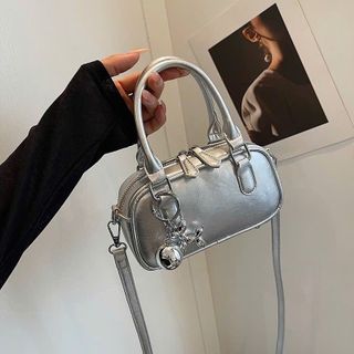 Túi xách nữ kẹp nách đeo chéo da trơn kèm móc khóa K562