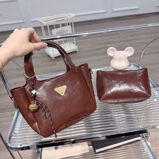 Túi xách nữ kẹp nách đeo chéo bộ đôi da nhăn bóng tặng kèm móc treo dây chuông K662