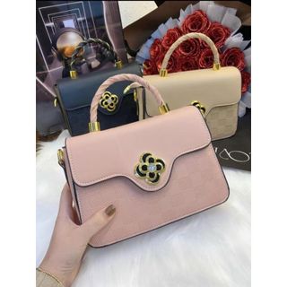 Túi xách nữ kẹp nách đeo chéo khoá xoay quai cứng cáp dây đeo bản to K454