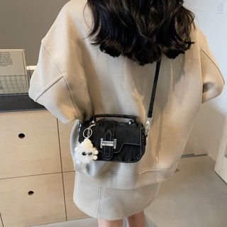 Túi xách nữ, túi đeo chéo khóa H da nhung tặng kèm móc treo quả bông K654