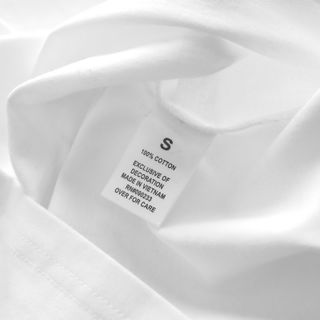 Mẫu áo thun nam logo cao thành nổi bao bong tróc cực đẹp, hàng tĩ mĩ, chi tiết sắc nét.