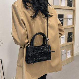 Túi xách nữ, túi đeo chéo hai quai da nhung đính kèm nơ nhỏ K653