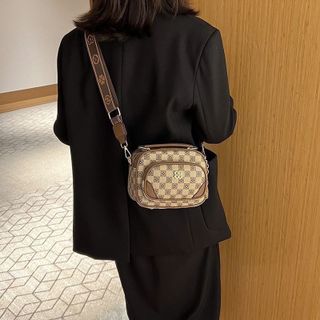 Túi xách nữ kẹp nách đeo chéo họa tiết kẻ ô đính kèm cúc hoa dây bản to K455