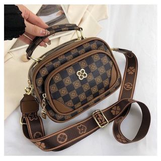 Túi xách nữ kẹp nách đeo chéo họa tiết kẻ ô đính kèm cúc hoa dây bản to K455