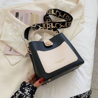 Túi xách nữ kẹp nách đeo chéo cúc chậu dây bản to K43