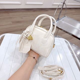 Túi Xách nữ Thời Trang Cầm Tay Đeo Chéo Kèm Charm xinh xắn CHI0 K804