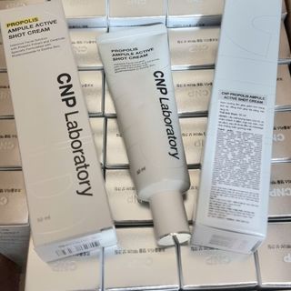 Lô 250 kem keo ong CNP 50ml – có sẵn (Tặng kèm Tẩy trang 50ml)