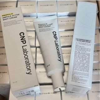 Lô 250 kem keo ong CNP 50ml – có sẵn (Tặng kèm Tẩy trang 50ml)