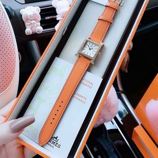 ĐỒNG HỒ NỮ CAO CẤP HERMET DÂY DA NIỀNG ĐÁ VÀNG