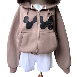 Áo Khoác Thêu Họa Tiết Gợn Sóng – Phong Cách Thời Trang và Tiện Lợi