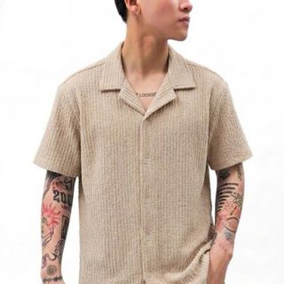 Áo sơ mi nam. Chất cotton vải dệt vân dọc nổi tinh tế.