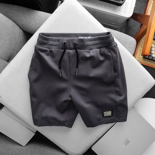 Quần Short. Chất vải Bc cotton mịn dày cực đẹp.  Thiết kế logo basic.
