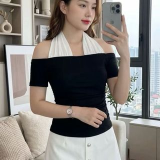 Áo bẹt vai tay ngắn phối yếm cổ