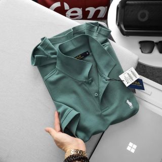 Mẫu Áo thun polo nam. Chất cotton sớ cá mập vải nhập , k quá dầy cũng k quá mỏng.