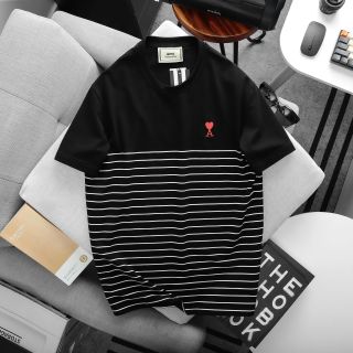 Áo Ami Logo Sọc in.  Chất liệu cotton 4 chiều, co giãn mềm mịn, thấm hút mồ hôi tốt.