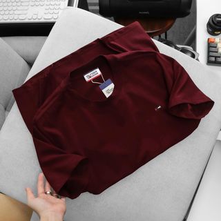 Mẫu áo logo basic không bao giờ lỗi mốt.  Logo thêu bắt mắt, nét đẹp xuất sắc.