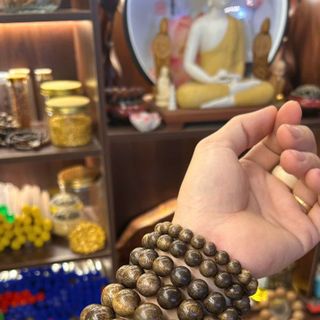 Vòng đeo tay gỗ trầm hương giá sỉ