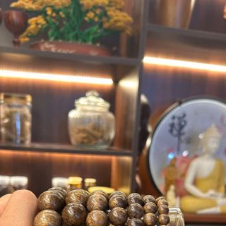Vòng đeo tay gỗ trầm hương giá sỉ