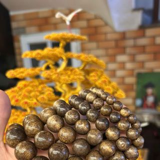Vòng đeo tay gỗ trầm hương giá sỉ