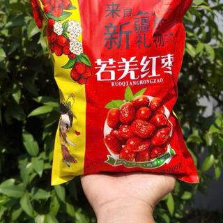 Táo Đỏ Tân Cương  500Gram ,Túi 900Gram