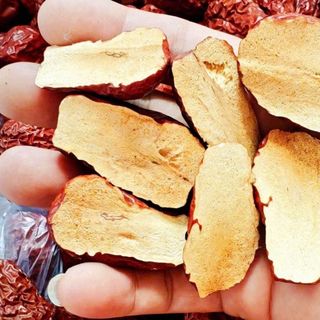 Táo Đỏ Tân Cương  500Gram ,Túi 900Gram
