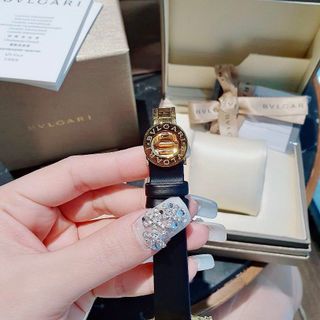 ĐỒNG HỒ NỮ CAO CẤP PVG DÂY DA VIỀN ĐÁ MÀU NIỀNG VÀNG GOLD