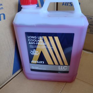 Nước giải nhiệt Aisin 4L xanh và đỏ chính hãng dùng cho ôtô và xe máy
