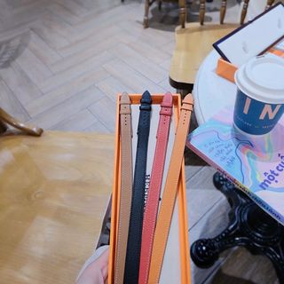 ĐỒNG HỒ NỮ CAO CẤP HREMES HÊURE VIỀN HỘT TẶNG DÂY DA XỊN