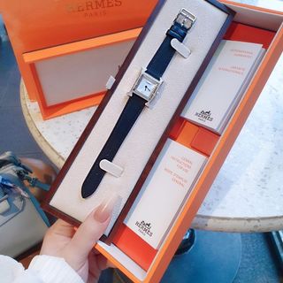 ĐỒNG HỒ NỮ CAO CẤP HREMES HÊURE VIỀN HỘT TẶNG DÂY DA XỊN