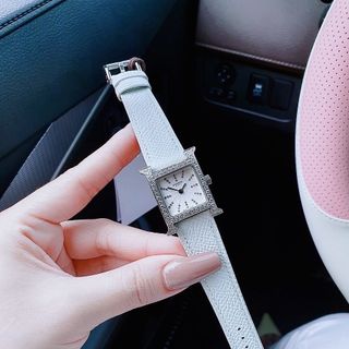 ĐỒNG HỒ NỮ CAO CẤP HREMES DÂY DA NIỀNG ĐÁ BẠC