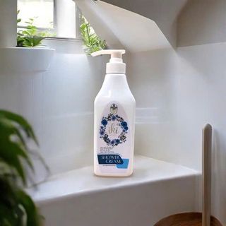 SỮA TẮM DƯỠNG DA MỀM MỊN IKI 600ML MÀU XANH