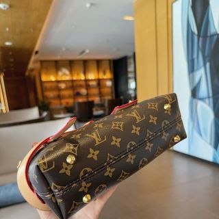 Túi hàng kĩ Da LV fom căng đét. Mã mới của LV Size :25