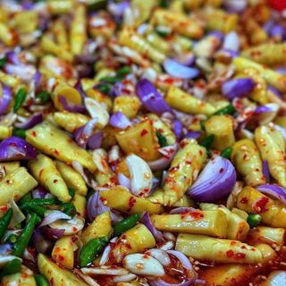 KIM CHI MĂNG CÀ PHÁO GIÒN RỤM,CHUA CAY ĐẬM ĐÀ 800G - WINNIE HOUSE