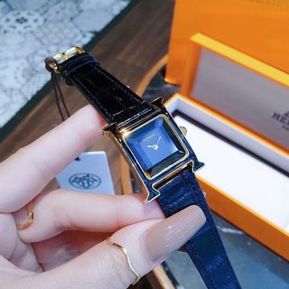 ĐỒNG HỒ NỮ CAO CẤP HREMES DÂY DA FULL ĐEN NIỀNG VÀNG MẶT KÍNH KIM CƯƠNG