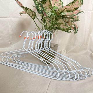 Móc Nhựa Chuyên Dụng Cho Tiệm Giặt Ủi Giá Sỉ